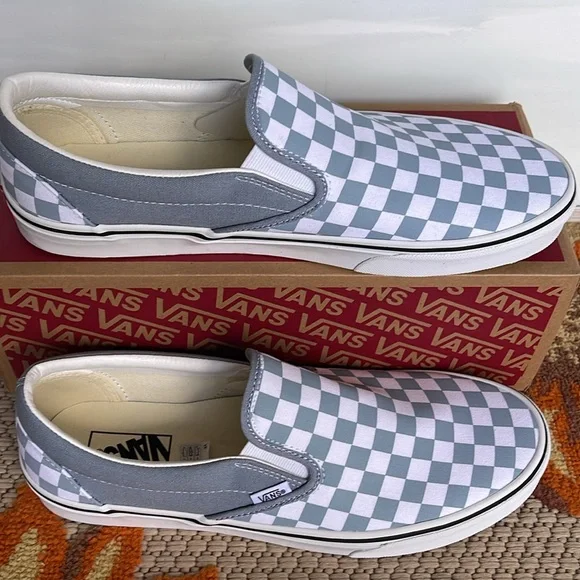 Vans Men’s Classic Slip-On
Color Theory Checkerboard
VN000BVZDSB
Sneakers - Picture 3 of 16